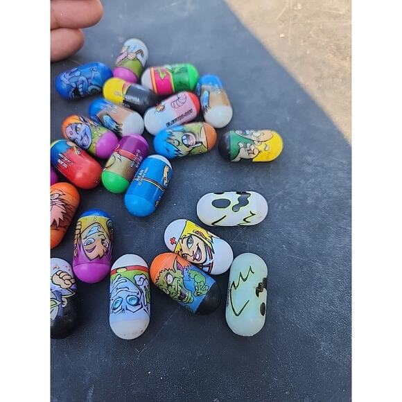 Mighty Beanz lot 28 Total 2004, I Know Nothing About Them Please See Photos - Picture 8 of 8